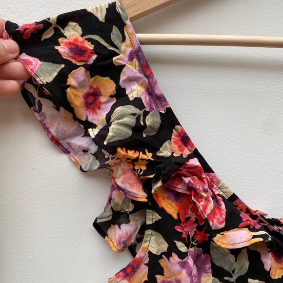 KIMCHI BLUE Floral Romper - Picture 5 of 8